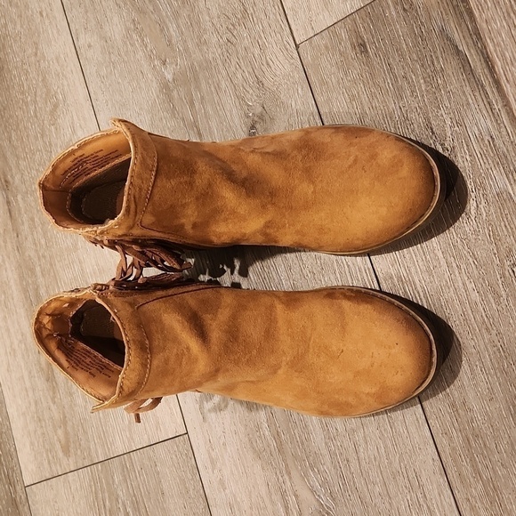 Mossimo Supply Co. Shoes - Mossimo Supply CO. Ankle Boot